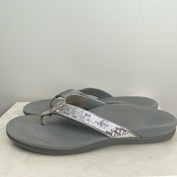 VIONIC Women's Tide Silver Sequins Sandal - Picture 6 of 11